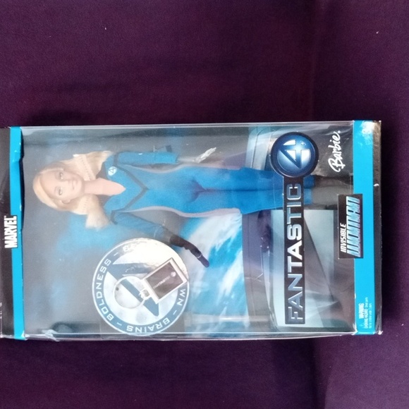 Marvel Invisible woman 2005 Barbie #J0972 by Mattel - Picture 2 of 7
